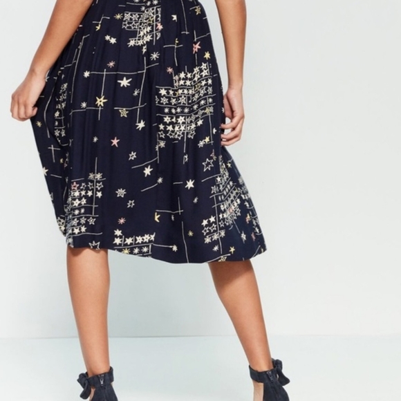 Patterned Navy Skirt - Picture 3 of 8